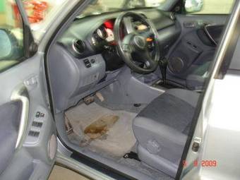 2002 Toyota RAV4 Photos
