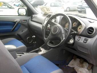 2002 Toyota RAV4 Pictures