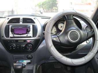 2002 Toyota RAV4 Photos