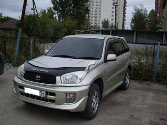 2002 Toyota RAV4 Photos