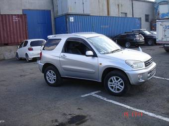 2002 Toyota RAV4 Photos