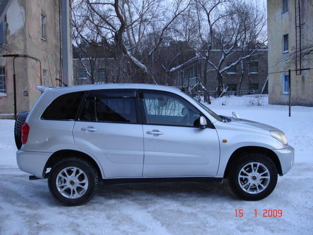 2003 Toyota RAV4