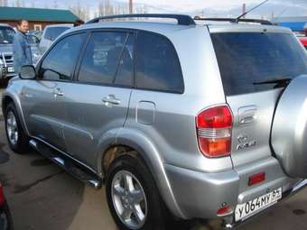 2003 Toyota RAV4 Photos