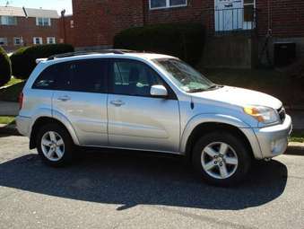 2003 Toyota RAV4 Pics