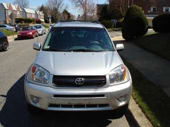 2003 Toyota RAV4 Photos