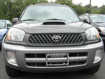 2003 Toyota RAV4 Photos