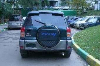 2003 Toyota RAV4 Photos
