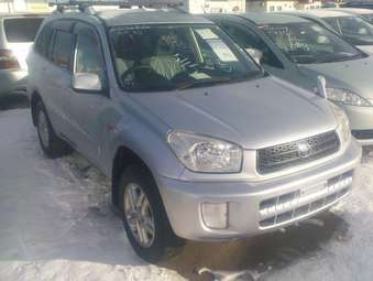 2003 Toyota RAV4 Photos