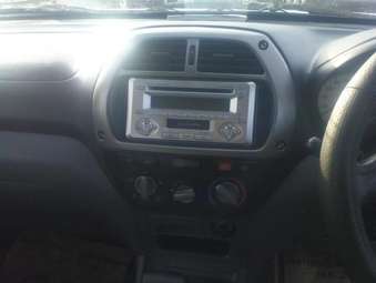 2003 Toyota RAV4 Photos