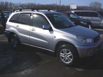 2003 Toyota RAV4 Photos