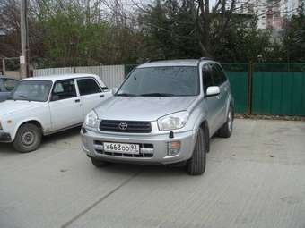 2003 Toyota RAV4 Pictures