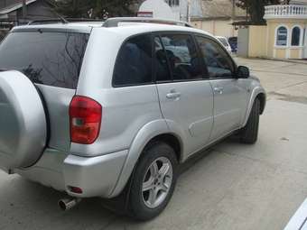 2003 Toyota RAV4 Photos