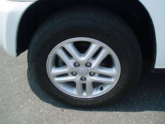 2003 Toyota RAV4 Images