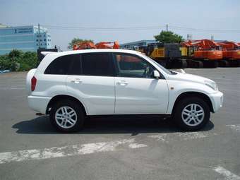 2003 Toyota RAV4 Pictures