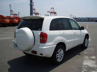 2003 Toyota RAV4 Photos