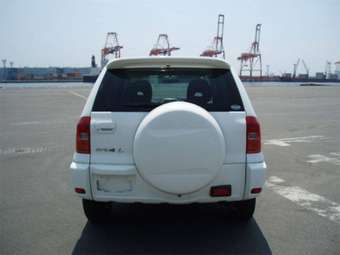 2003 Toyota RAV4 Photos