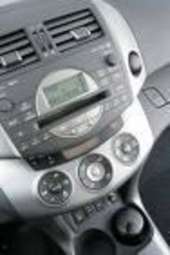 2003 Toyota RAV4 Photos