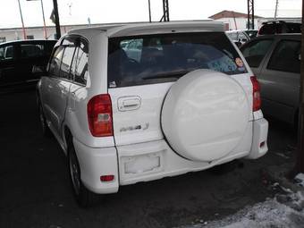 2003 Toyota RAV4 Photos