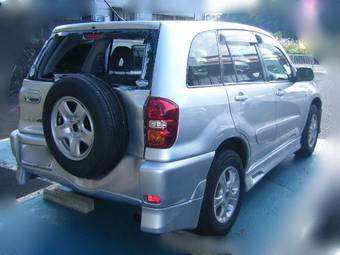 2003 Toyota RAV4 Photos