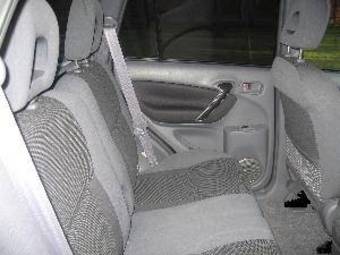 2003 Toyota RAV4 Images
