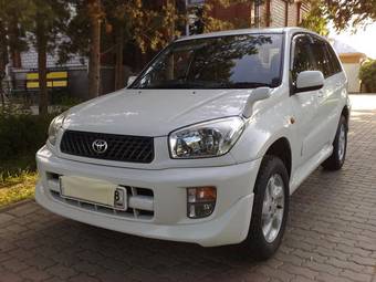 2003 Toyota RAV4 Pictures