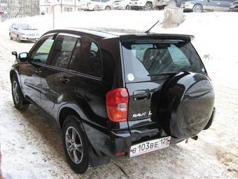 2003 Toyota RAV4 Photos
