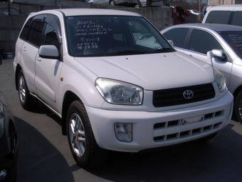 2003 Toyota RAV4 Photos