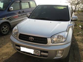 2003 Toyota RAV4 Pictures