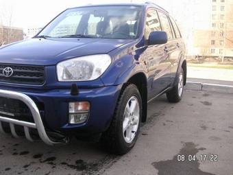 2003 Toyota RAV4 Photos