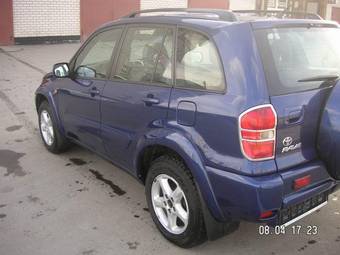 2003 Toyota RAV4 Photos