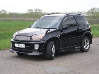 2003 Toyota RAV4 Pics