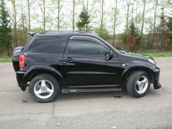 2003 Toyota RAV4 Pictures