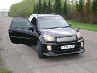 2003 Toyota RAV4 Photos