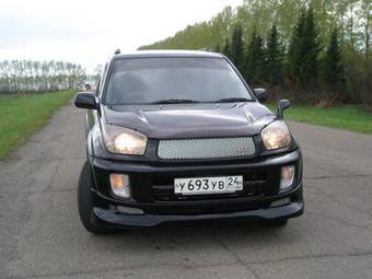 2003 Toyota RAV4 Photos