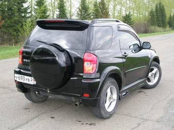 2003 Toyota RAV4 Photos