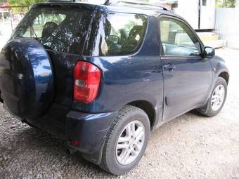 2003 Toyota RAV4 Photos