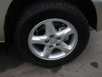2003 Toyota RAV4 Photos