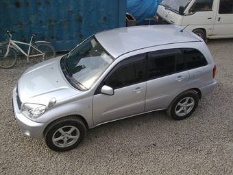 2003 Toyota RAV4 Pictures