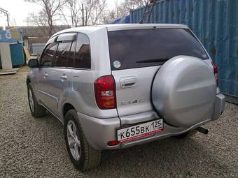 2003 Toyota RAV4 Photos