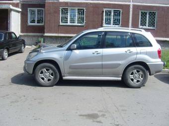 2003 Toyota RAV4 Pictures