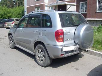 2003 Toyota RAV4 Photos