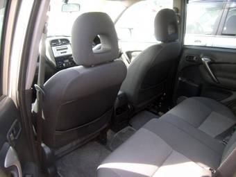 2003 Toyota RAV4 Photos