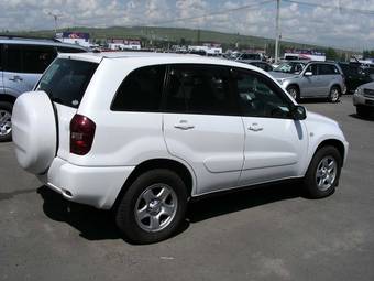 2003 Toyota RAV4 Photos