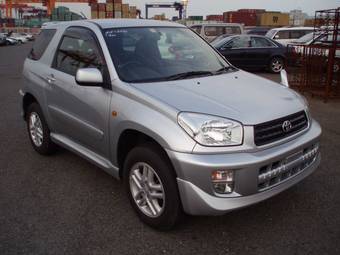 2003 Toyota RAV4 Photos