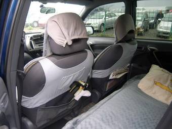 2003 Toyota RAV4 Pictures