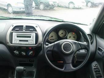 2003 Toyota RAV4 Photos