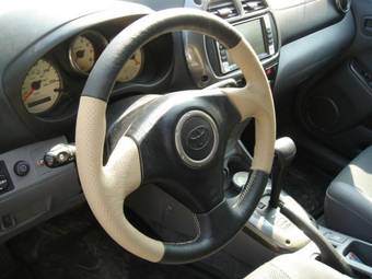 2003 Toyota RAV4 Pictures