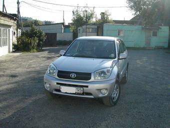 2003 Toyota RAV4 Photos