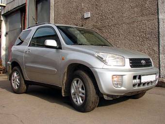 2003 Toyota RAV4 Photos