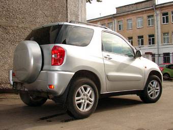 2003 Toyota RAV4 Photos